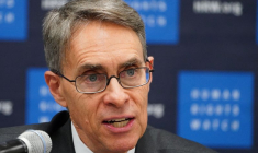 HRW CRITIQUE DES DIRIGEANTS POUR LA FAIBLESSE DE LEUR DÉFENSE DE LA DÉMOCRATIE