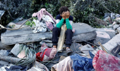 Conséquences d'une frappe israélienne de nuit, dans la ville de Gaza