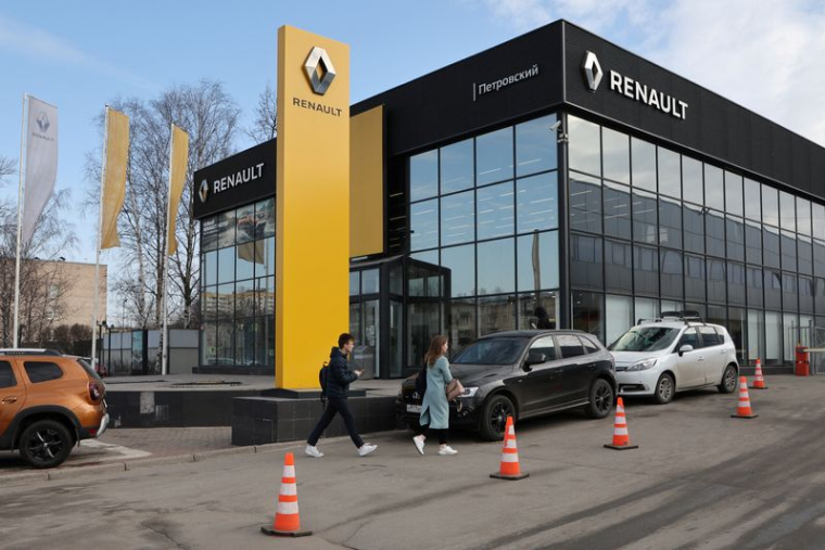 RENAULT SIGNE SES ACCORDS DE CESSION EN RUSSIE AVEC UNE OPTION DE RACHAT