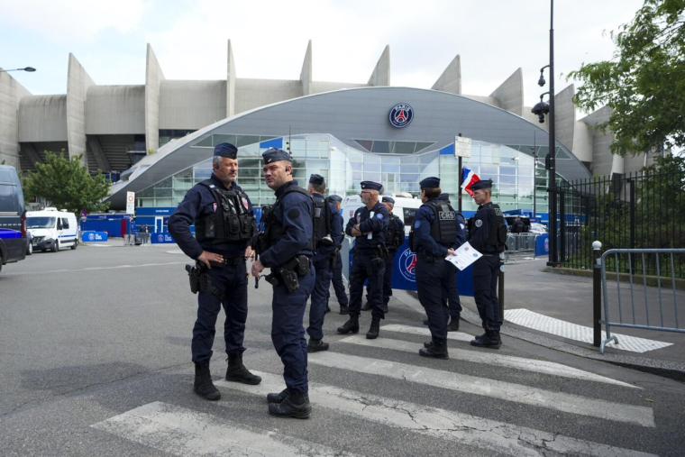Pour les hooligans, le match PSG-Atalanta a déjà commencé dans les rues de Paris
