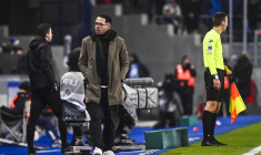 Liam Rosenior enguirlande ses joueurs avant les fêtes