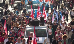 Les manifestants ont commencé à défiler à Nantes à l'appel de l'intersyndicale