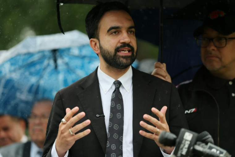 Le candidat à la mairie de New York, Zohran Mamdani, s'exprime lors d'une conférence de presse à St. James Park, dans le quartier du Bronx à New York, le 10 septembre 2025 ( GETTY IMAGES NORTH AMERICA / Michael M. Santiago )