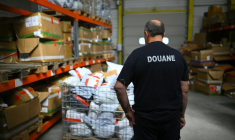 A partir de mercredi, les petits colis importés dans l'UE, jusqu'ici exemptés de droits de douane, seront soumis à une nouvelle taxe européenne ( AFP / JOHN THYS )