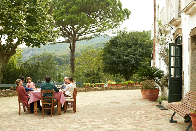 L’indivision, souvent choisie pour sa simplicité, demande une organisation rigoureuse pour éviter les tensions entre coacquéreurs. ( crédit photo : Getty Images )