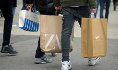 Les acheteurs à Hambourg, en Allemagne