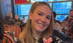 Photo non datée transmise par la famille Lepeltier, le 17 mai 2026, montrant un portrait de Chloé Lepeltier, tuée à l'âge de 20 ans dans un accident de la route en Savoie le 17 juillet 2023  ( FAMILY HANDOUT / Handout )