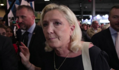 Ecrits antisémites attribués à Bardella par Mediapart: une "dinguerie", selon Le Pen