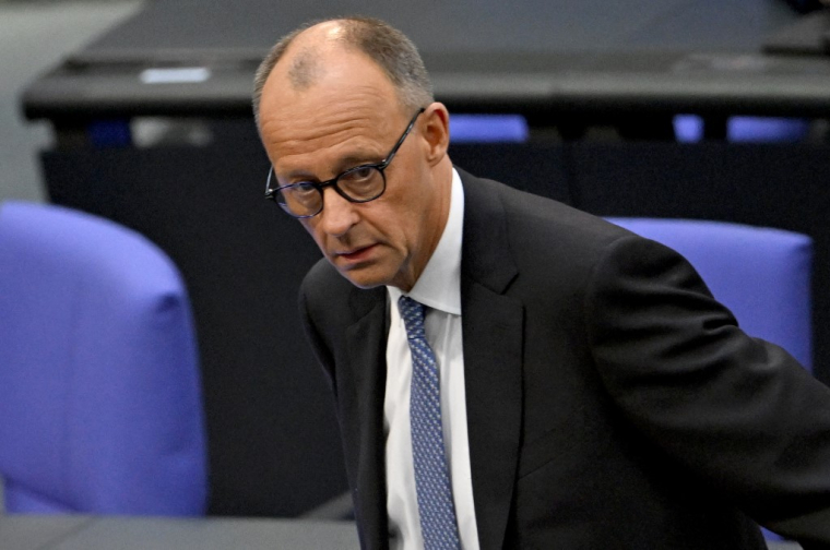 Friedrich Merz à Berlin, en Allemagne, le 6 mai 2025. ( AFP / RALF HIRSCHBERGER )