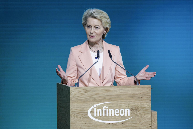 Ursula von der Leyen, le 2 mai 2023, à Dresde ( AFP / JENS SCHLUETER )