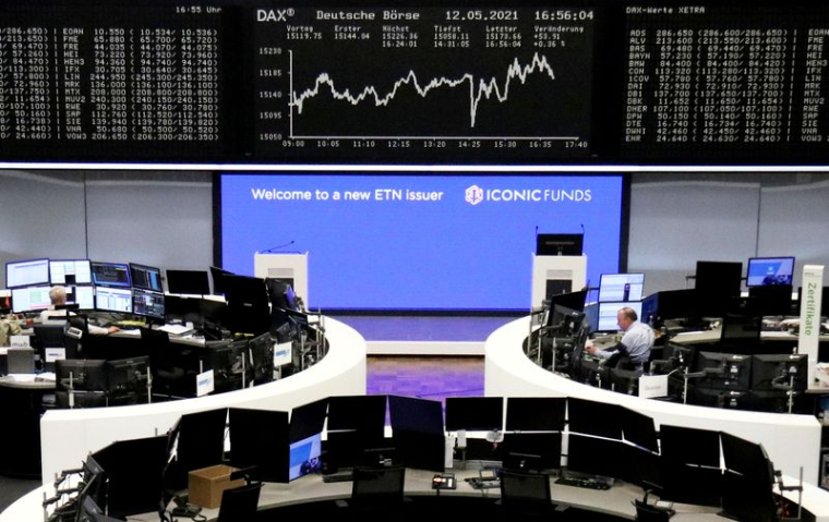 LES FONDS DÉLAISSENT LA TECH ET SE PROTÈGENT DE L'INFLATION, SELON BOFA