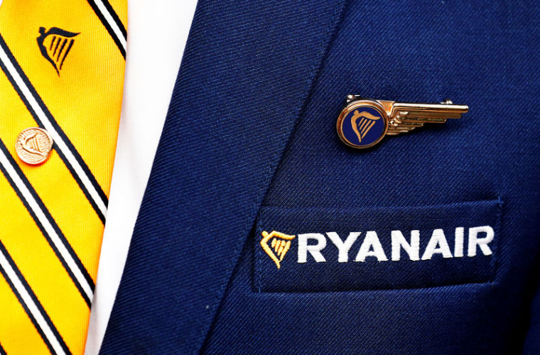 LE BÉNÉFICE DE RYANAIR BAISSE AVEC LES SURCAPACITÉS DANS L'AÉRIEN