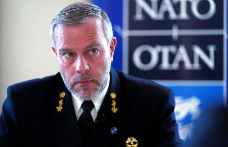Le président du Comité militaire de l'Otan, Rob Bauer, lors d'une interview en Estonie