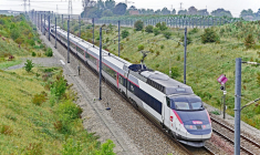 La SNCF va devoir dépenser près de 6 milliards d’euros dans la rénovation du réseau ferroviaire d’ici 2027. Illustration. (HPGRUESEN / PIXABAY)