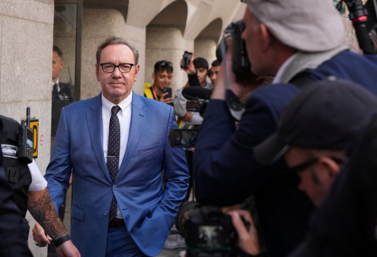 L'ACTEUR KEVIN SPACEY PLAIDE NON COUPABLE À DES ACCUSATIONS D'AGRESSIONS SEXUELLES