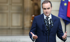 Le Premier ministre Sébastien Lecornu fait une déclaration à l'Hôtel Matignon, le 3 octobre 2025 à Paris ( POOL / Alain JOCARD )