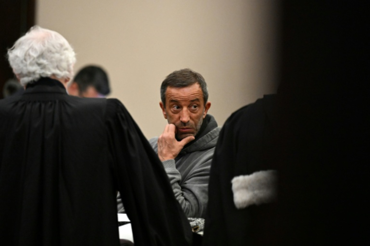 Le braqueur français Antonio Ferrara lors d'une audience à Bruxelles le 30 mars 2026  ( AFP / Nicolas TUCAT )