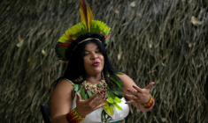 La ministre des Peuples indigènes du Brésil, Sonia Guajajara, à la COP30 à Belém, le 7 novembre 2025 ( AFP / Pablo PORCIUNCULA )