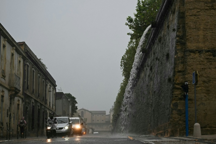 Des trombes d'eau sur une voie de circulation de Montpellier, dans le sud de la France, le 30 septembre 2026. ( AFP / Gabriel BOUYS )