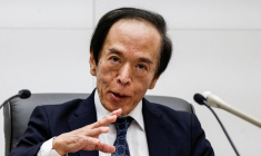 Le gouverneur de la Banque du Japon, Kazuo Ueda, s'exprime lors d'une conférence de presse après la réunion de politique monétaire à Tokyo