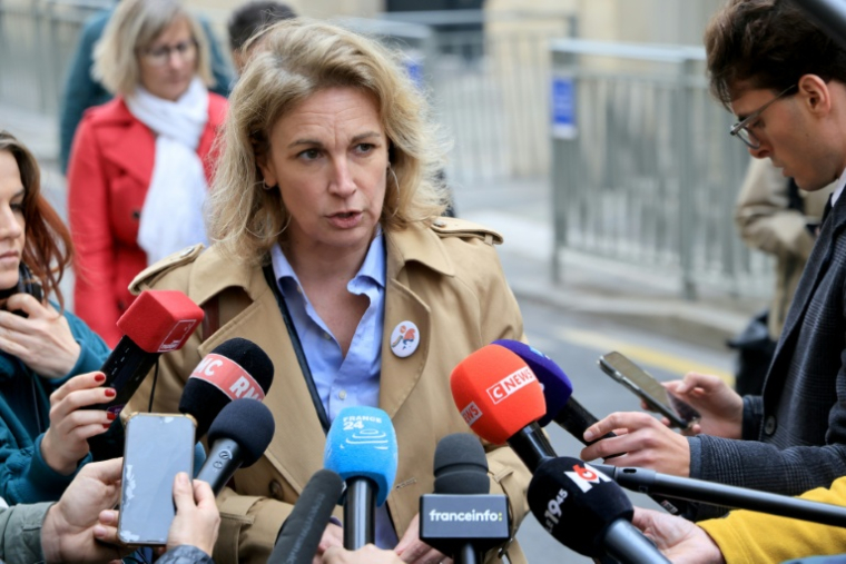 La secrétaire générale de la CFDT, Marylise Léon parle à la presse à l'issue d'une réunion avec le Premier ministre Sébastien Lecornu à Matignon, le 21 octobre 2026 à Paris ( AFP / Ludovic MARIN )