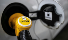 Engins de chantier comme véhicules de transport sont de gros consommateurs de carburant ( AFP / Lionel BONAVENTURE )