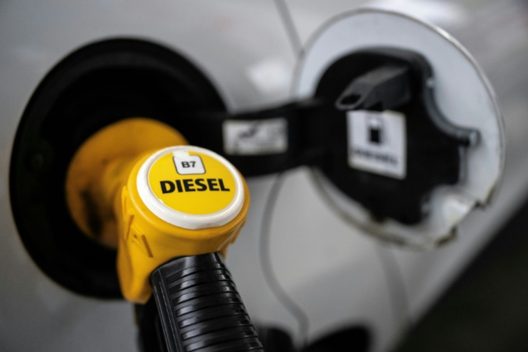 Engins de chantier comme véhicules de transport sont de gros consommateurs de carburant ( AFP / Lionel BONAVENTURE )