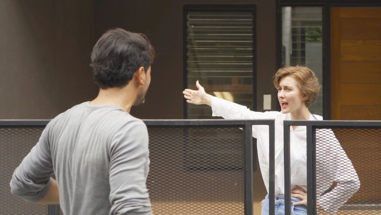 deux personnes se disputent (Crédits: Adobe Stock)