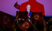 Le Premier ministre travailliste Jonas Gahr Støre s'exprime sur scène lors de la veillée nocturne d'attente du résultat des législatives, à la Maison du peuple à Oslo, le 8 septembre 2025 ( NTB / Ole Berg-Rusten )
