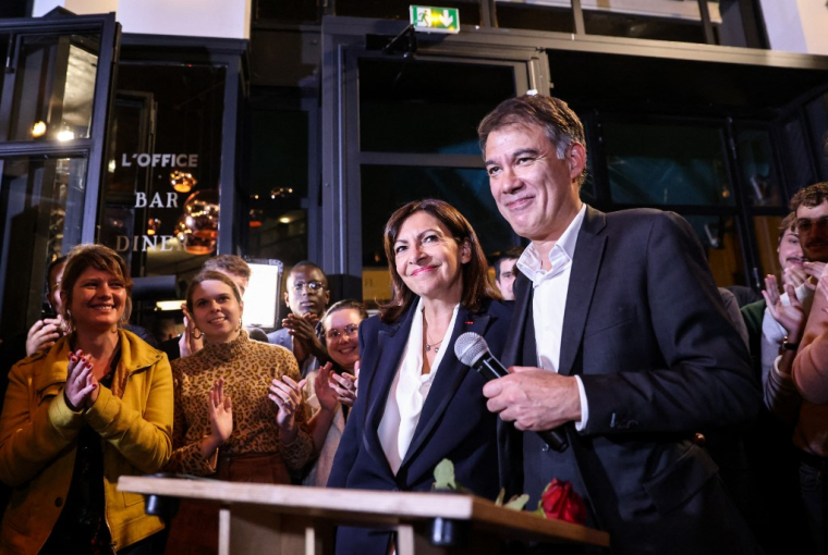 Anne Hidalgo et Olivier Faure à Paris, le 14 octobre 2021. ( AFP / THOMAS COEX )