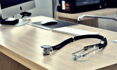 L'objectif est d'encourager les médecins à la retraite à exercer une activité médicale pour lutter contre le manque de praticiens. (illustration) (Orzalaga / Pixabay)