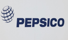 Le logo PepsiCo est visible à l'extérieur d'une usine à Leicester
