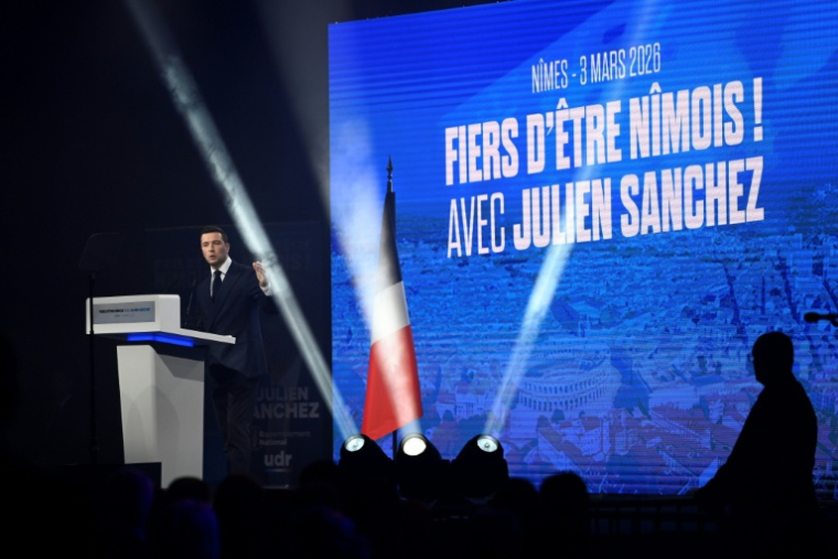 Le président du RN Jordan Bardella en meeting à Nîmes le 3 mars 2026 ( AFP / Sylvain THOMAS )