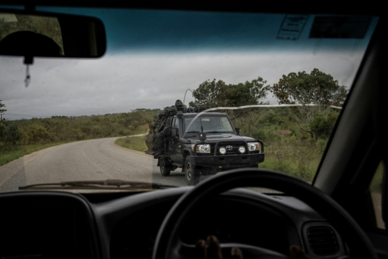 Un convoi des forces de sécurité rwandaises en patrouille dans la région de Macomia, le 3 janvier 2023, dans la province de Cabo Delgado, au Mozambique ( AFP / Juan Luis Rod )