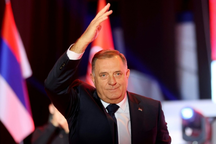 Milorad Dodik, ancien président de la Republika Srpska et dirigeant de l'Union des sociaux-démocrates indépendants (SNSD), assiste au dernier meeting électoral de son parti à Banja Luka, en Bosnie-Herzégovine, le 2 octobre 2026 ( AFP / STRINGER )