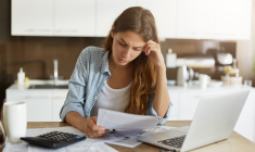 La part importante représentée par les taxes dans le carburant ou le tabac est bien connue, mais elle l'est beaucoup moins lorsque l'on parle des prix de l'électricité. (Crédit photo: ©  Wayhome Studio - stock.adobe.com)