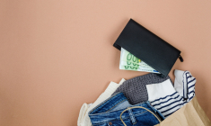 La promotion de la mode durable passera par un travail de sensibilisation. (crédit : Adobe Stock)