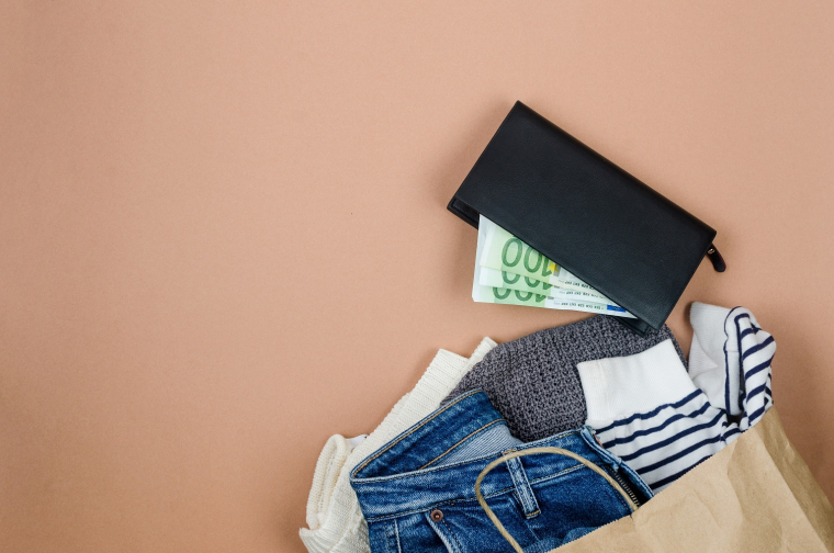 La promotion de la mode durable passera par un travail de sensibilisation. (crédit : Adobe Stock)