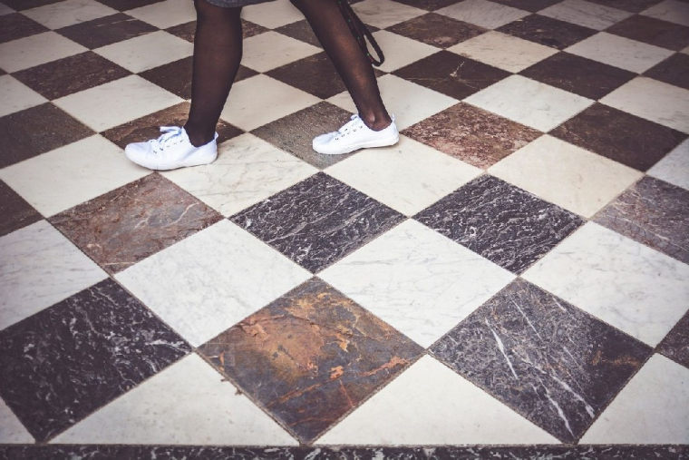 Le carrelage n’a pas droit à une garantie décennale (Crédits photo : Unsplash - Norbu Gyachung )