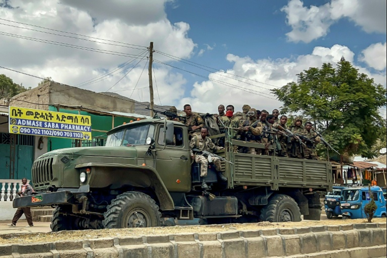 Un camion des forces fédérales éthiopiennes patrouille à Adigrat, ville du Tigré dans le nord de l'Éthiopie, le 17 octobre 2026  ( AFP / - )