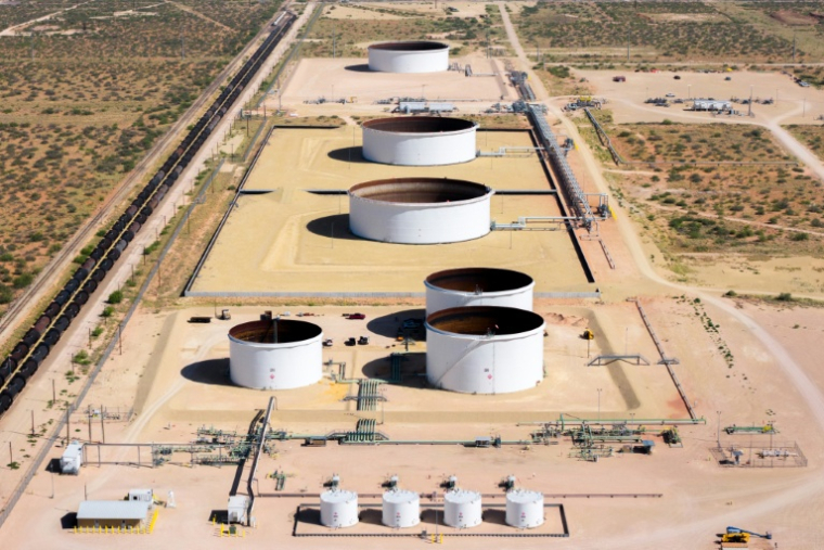 Vue aérienne des installations d'Exxon/Mobil le 13 août 2026 à Wink, au Texas.  ( GETTY IMAGES NORTH AMERICA / Brandon Bell )