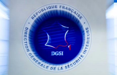 La Direction générale de la sécurité intérieure (DGSI) incrimine dans un rapport d'enquête un ex-haut responsable de l'ambassade algérienne à Paris dans l'enlèvement en 2024 près de la capitale d'Amir Boukhors, opposant au régime d'Abdelmadjid Tebboune ( AFP / GERARD JULIEN )