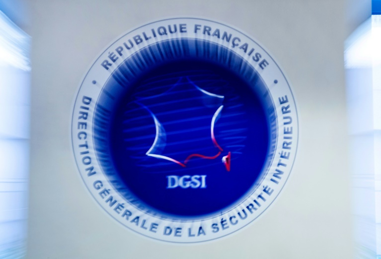 La Direction générale de la sécurité intérieure (DGSI) incrimine dans un rapport d'enquête un ex-haut responsable de l'ambassade algérienne à Paris dans l'enlèvement en 2024 près de la capitale d'Amir Boukhors, opposant au régime d'Abdelmadjid Tebboune ( AFP / GERARD JULIEN )