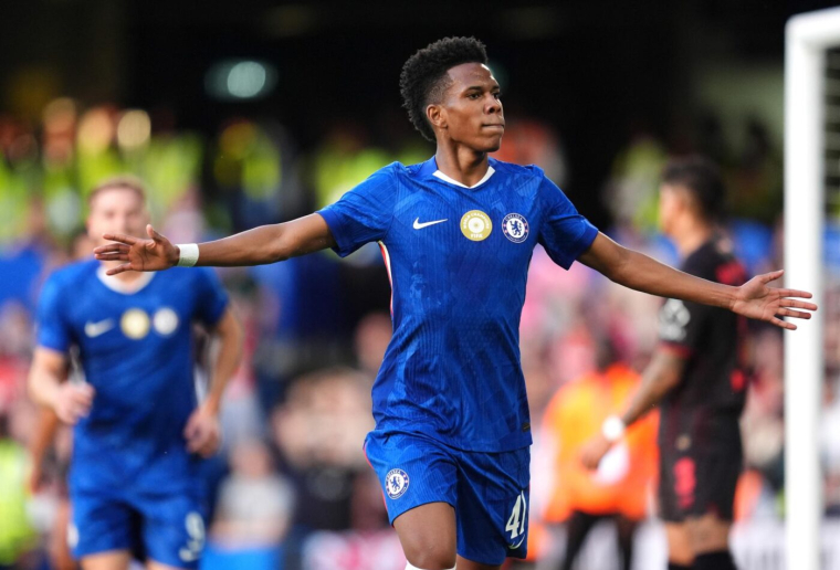 Estêvão réussi sa première à Stamford Bridge