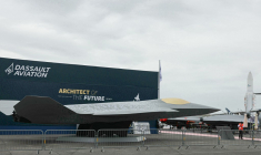 Une maquette de Scaf au Bourget, le 15 juin 2025. ( AFP / THOMAS SAMSON )