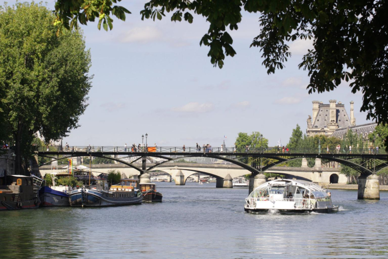 De plus en plus de villes mettent en place des bateaux comme moyen de transport en commun. ( crédit photo : Getty Images )