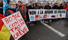 Manifestation contre la réforme des retraites à Calais le 6 avril