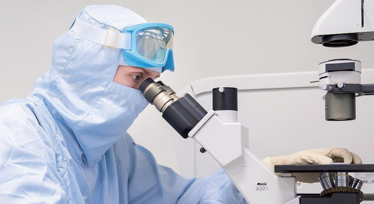 Une chercheuse de Celyad. (© Celyad)