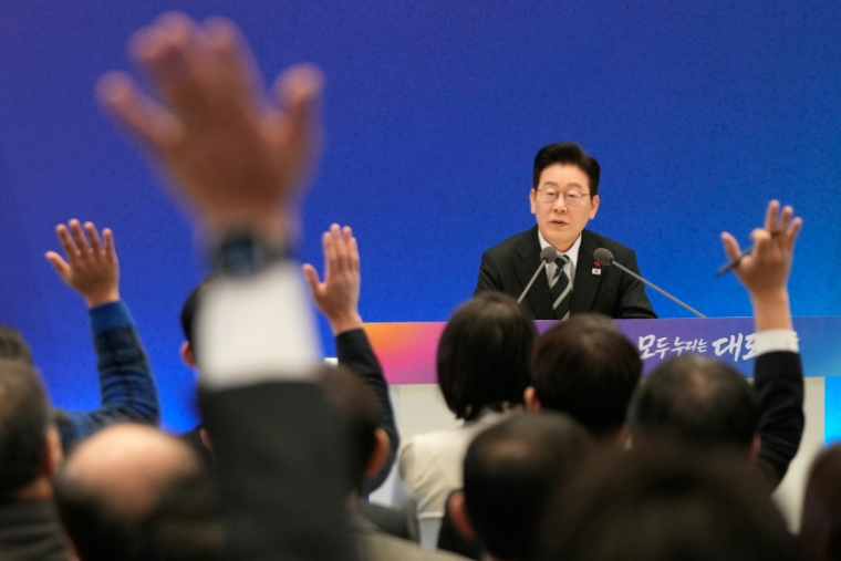 Le président sud-coréen Lee Jae Myung donne une conférence de presse, le 21 janvier 2026 à Séoul ( POOL / Ahn Young-joon )