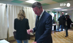 Municipales: Christian Estrosi vote à Nice